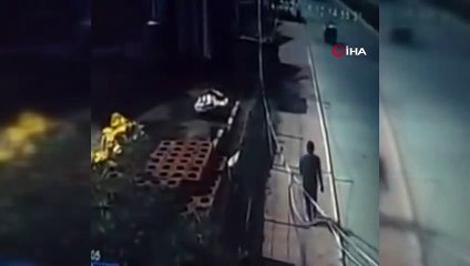 Kamyonet kağıt toplayıcısı çocuğa böyle çarptı