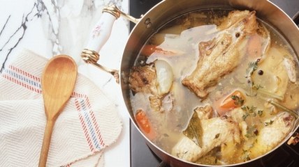 Volaille : préparer bouillon de volaille en vidéo
