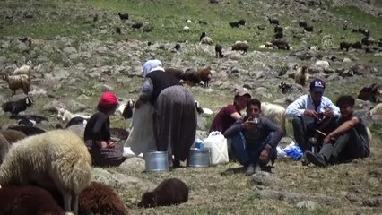 Berivanlar her gün at sırtında 8 kilometre yol gidiyor