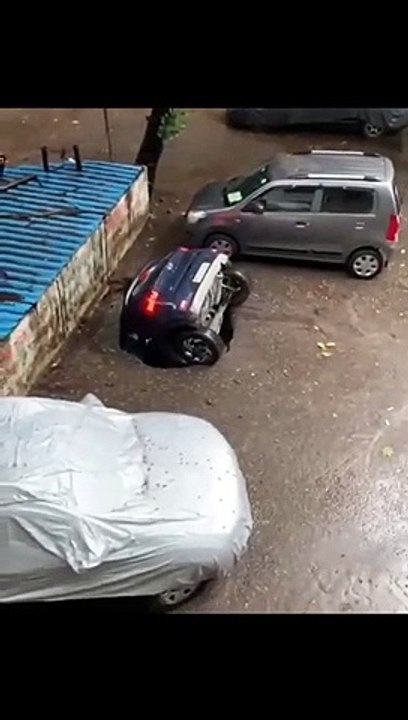 Viral video car sinking in a sink hole in Mumbai Ghatkopar India   rain   moIndia