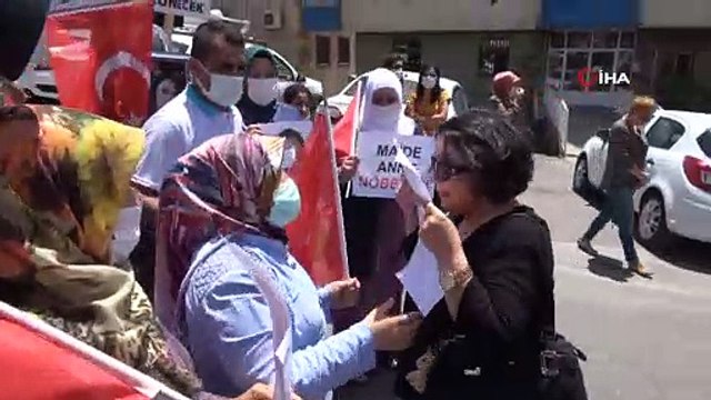 Almanya'da evlat nöbetini tek başına sürdürüyordu, Diyarbakır'a gelip HDP önündeki ailelerle buluştu