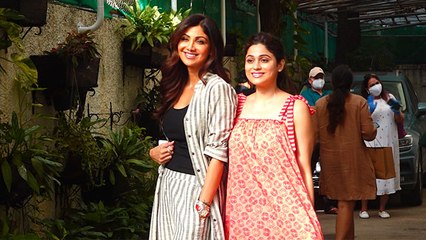 Shilpa Shetty ने बहन Shamita Shetty संग camera को दिए पोज़; Watch video | FilmiBeat