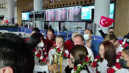 İSTANBUL - Özel Sporcular Kadın Para Atletizm Milli Takımı yurda döndü