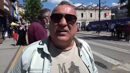 Su borusu patladı: Yol çöktü, trafik durdu