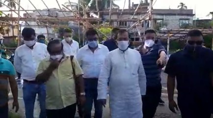 কামতাপুর প্রোগেসিভ পার্টির প্রয়াত সভাপতি অতুল রায়ের শিলিগুড়ির বাড়িতে  অরূপ বিশ্বাস