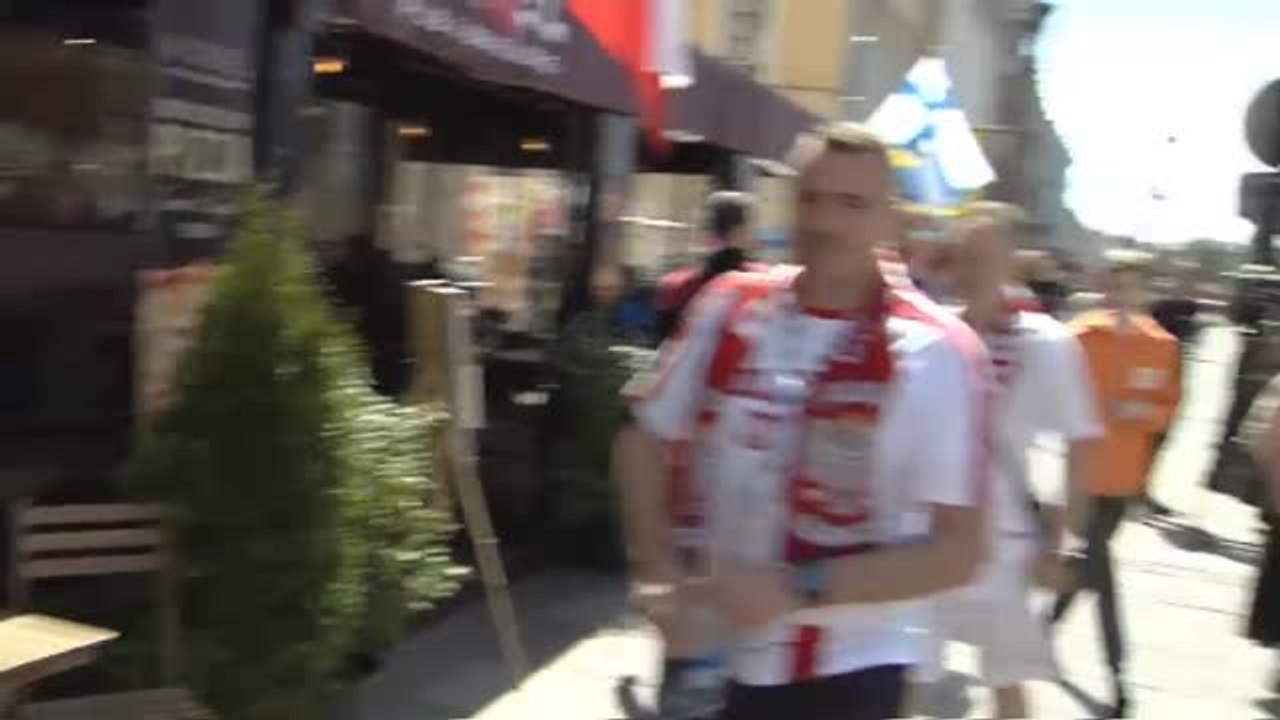 La selección española mira de reojo a eslovacos y polacos que se enfrentan en Rusia