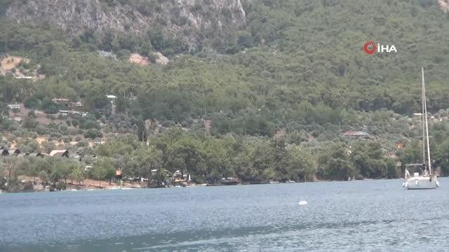 Akbük koyunda imara aykırı yapıların yıkımları tekrar başladı