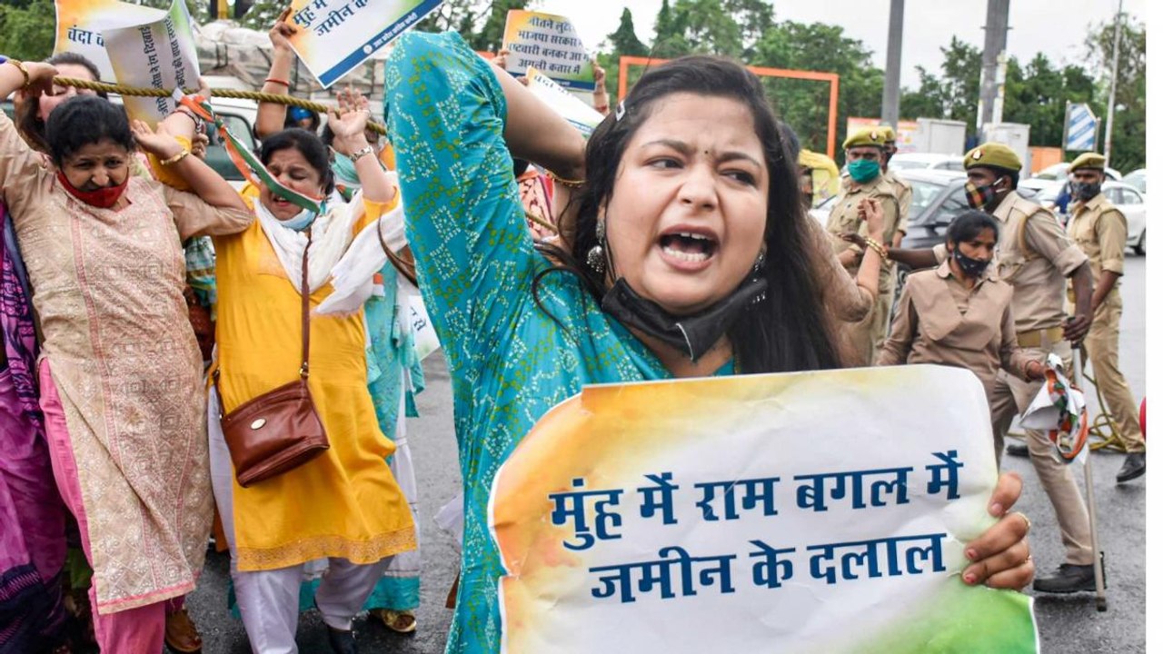 Shatak: Cong in attacking mode on alleged Ayodh...
