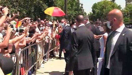 Letizia viaja a Sevilla con uno de sus diseños más misteriosos. GTRES