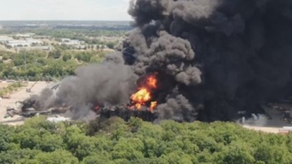 Evacúan a cientos de personas tras explosión en planta industrial de EE.UU.