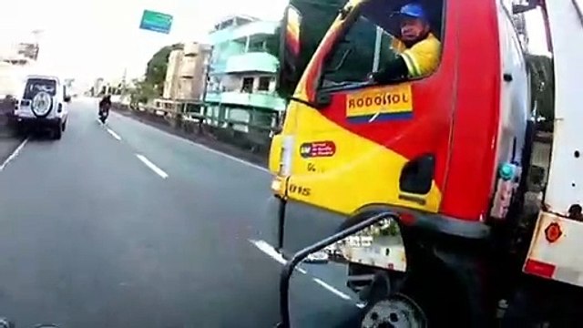 Policial aposentado é detido após zigue-zague com carro na Terceira Ponte