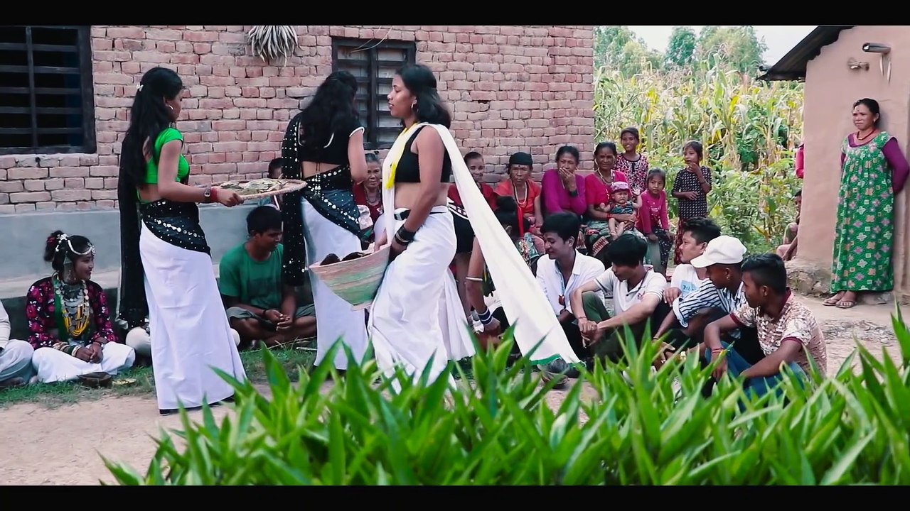 Sali RupaniNew Tharu Cultural Official Video Song_Roshan RatgainyaRachana Ft.SarojPuspaDeviRita