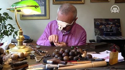 Tarihi geleneği yaşatan kalemkar ustası mesleğini gelecek nesillere aktarmak istiyor