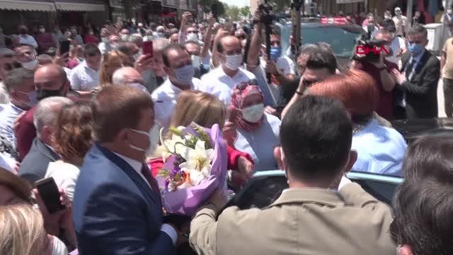 ADANA Akşener, Adana Büyükşehir Belediye Başkanı Zeydan Karalar' ı ziyaret etti