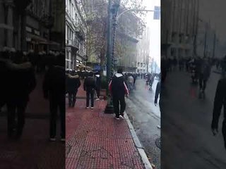 Ένταση ανάμεσα σε διαδηλωτές και συνεργεία της ΕΡΤ