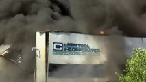 Impresionante incendio en una planta química en Illinois