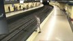 Dos policías salvan 'in extremis' a una mujer que iba a arrojarse al metro en Madrid