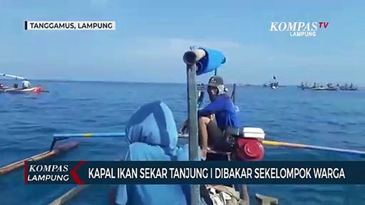 Kapal Ikan KM Sekar Tanjung I Dibakar Sekelompok Warga
