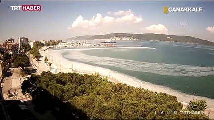 Çanakkale'de müsilaj rüzgarın etkisiyle kıyıda yoğunlaştı