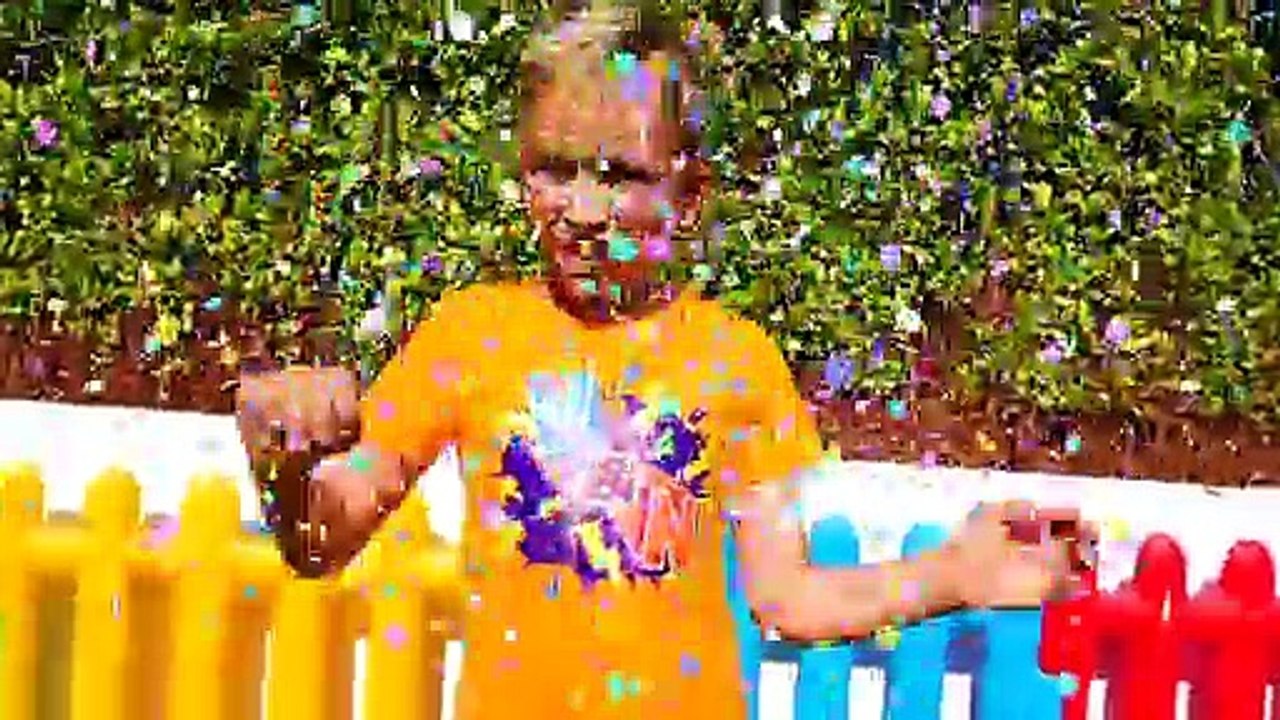 Vlad And Niki Play Toys And Make Giant T-Shirt