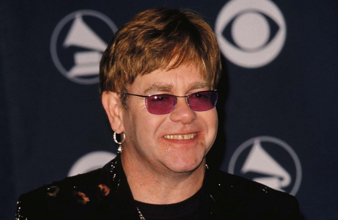 Elton John: Pride-Party auf YouTube