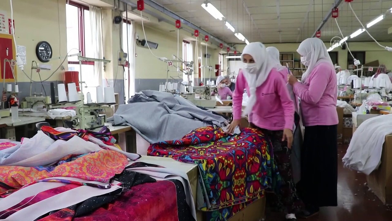 DENİZLİ - Salgından rekorla çıkan Denizlili ihracatçılar 4 milyar dolar hedefine odaklandı