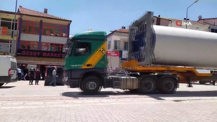 60 metre uzunluğundaki pervaneler böyle taşındı