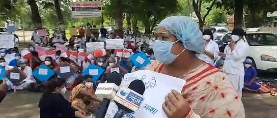 नर्सों ने मेडिकल कॉलेज में किया यज्ञ