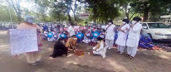 नर्सों ने मेडिकल कॉलेज में किया यज्ञ
