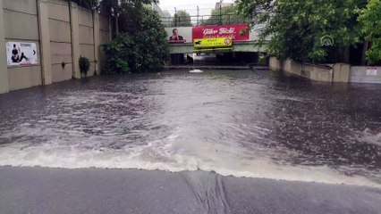 İSTANBUL - Bayrampaşa - Sağanak etkili oluyor (7)