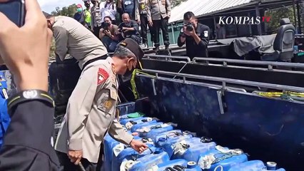 Inilah Penampakan Kapal Hantu yang Kabur Dikejar Helikopter Polisi, ABK Masih Diburu!