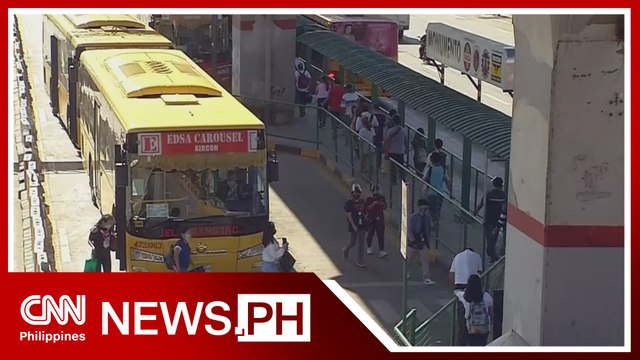 Pila sa EDSA bus carousel napakahaba