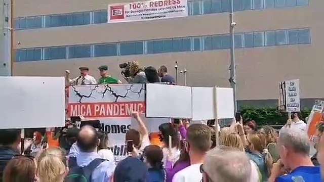 Kerry TD Michael Healy-Rae warns politicians they would ignore Donegal and Mayo MICA home owners at their peril at Dublin rally