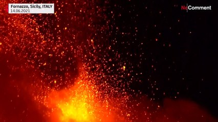 Ночное извержение Этны - яркое зрелище