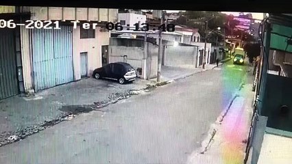 Incêndio em garagem de ônibus: vídeo levanta suspeita de ato criminoso