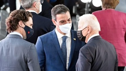 Sánchez pagó 6,3 millones a un proyecto impulsado por Kamala Harris para lograr el paseíllo con Biden