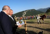 Cumhurbaşkanı Erdoğan, Şuşa'daki tarihi yerleri gezdiCıdır Ovası'nda Karabağ atlarının gösterisini izledi