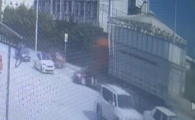 TIR dehşeti saniye saniye kamerada