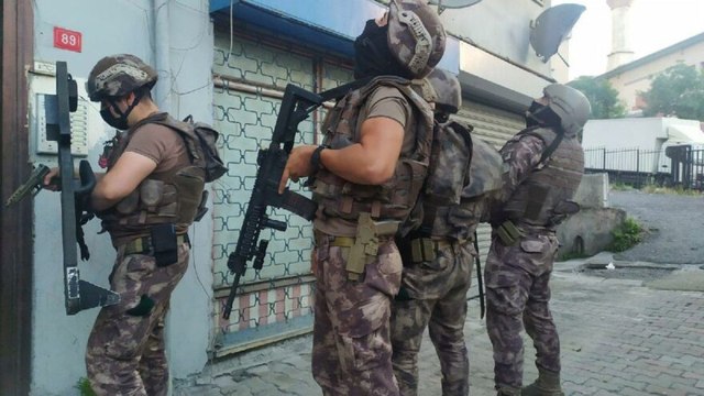 İstanbul'da örgütlü uyuşturucu satıcılarına yönelik eş zamanlı operasyon