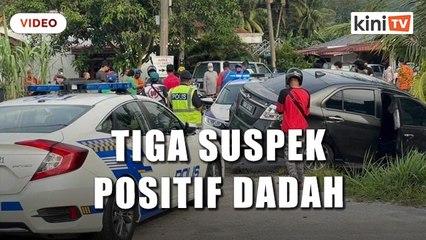 Cuba lari diperiksa polis, kereta terbabas masuk longkang