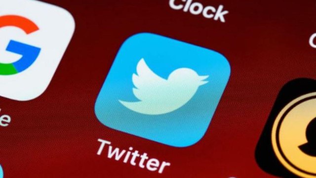 50 News: FIR against 9 people including Twitter