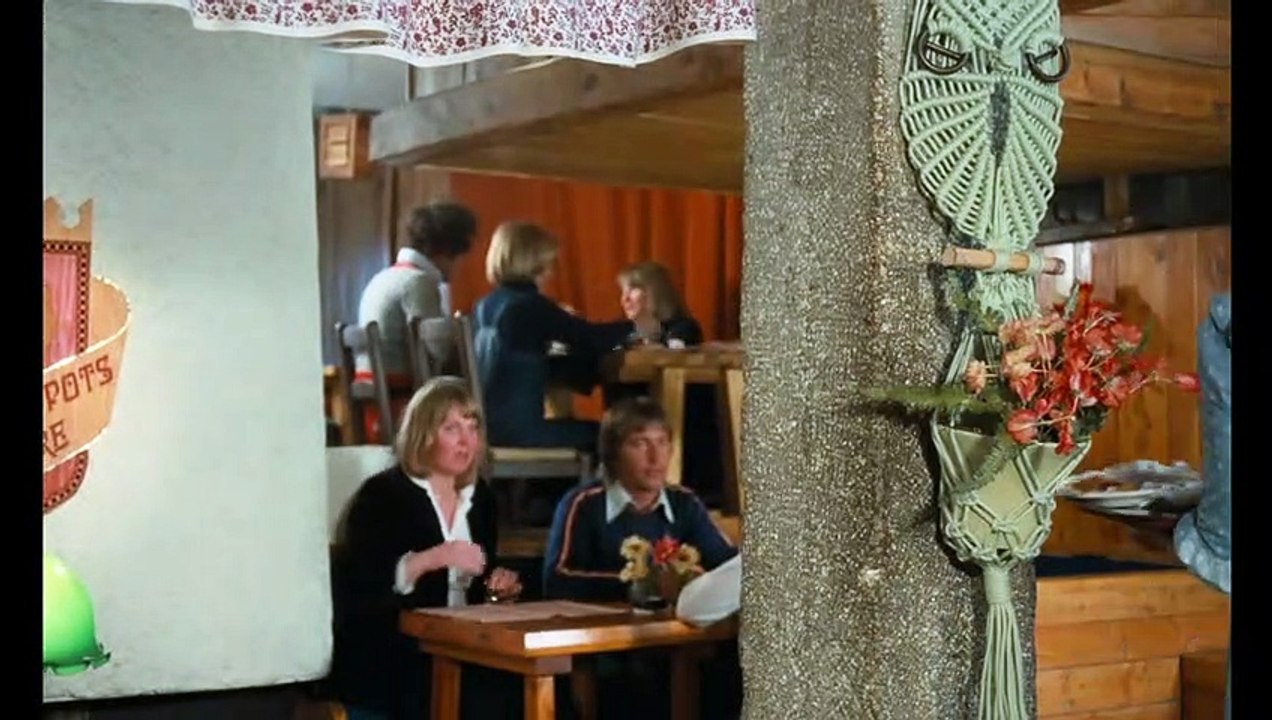 LES BRONZES FONT DU SKI  Film Extrait - CRÊPE AU SUCRE