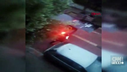 Avcılar’da pişkin hırsızlar kamerada… Komşular inip müdahale etmesin diye kapıyı tuttular