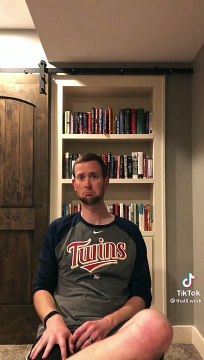 Le bonheur de cet homme rend cette vidéo plus amusante