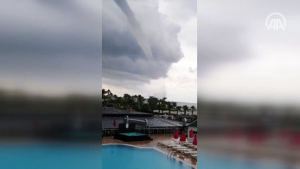 Antalya'da denizde hortum oluştu