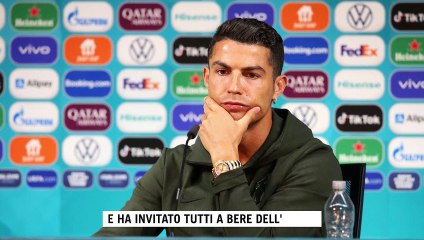 CR7 contro lo sponsor Coca Cola, il nutrizionista Fagnani: "Bravo!". Ma i social si dividono