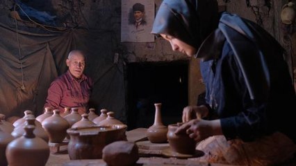 ÇÖMLEK USTASI, 450 YILLIK ATÖLYEDE ÜNİVERSİTELİ ÇIRAĞINI YETİŞTİRİYOR