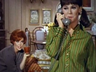 That Girl Season 1 Episode 22 (Paper Hats and Everything)