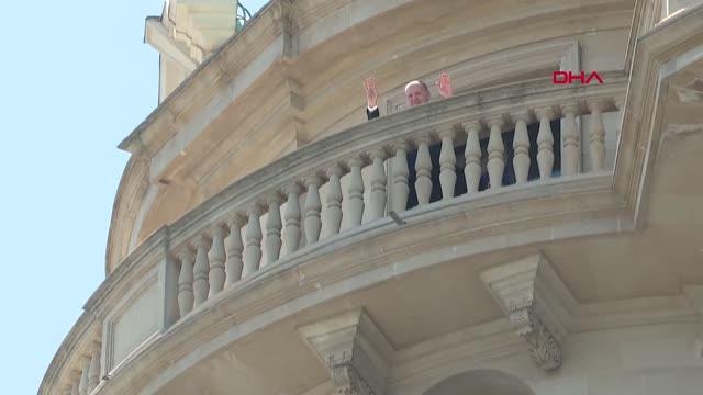 Son dakika haberleri | Cumhurbaşkanı Erdoğan Bakü'de Türk vatandaşlarını selamladı