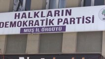 Son dakika haberi! Çocukları dağa kaçırılan aileler HDP binası önünde oturma eylemi yaptı